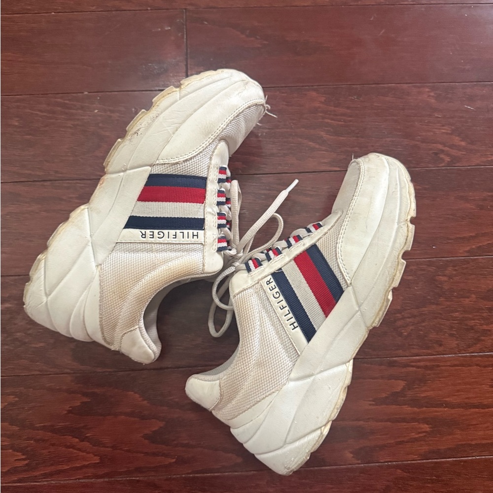 Tommy Hilfiger Women's Twrelida Sneaker